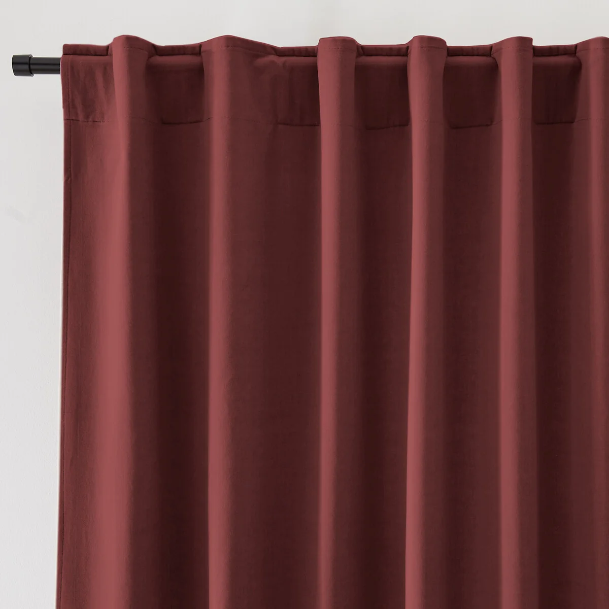 Velvet Hidden Tab Curtain – image 1