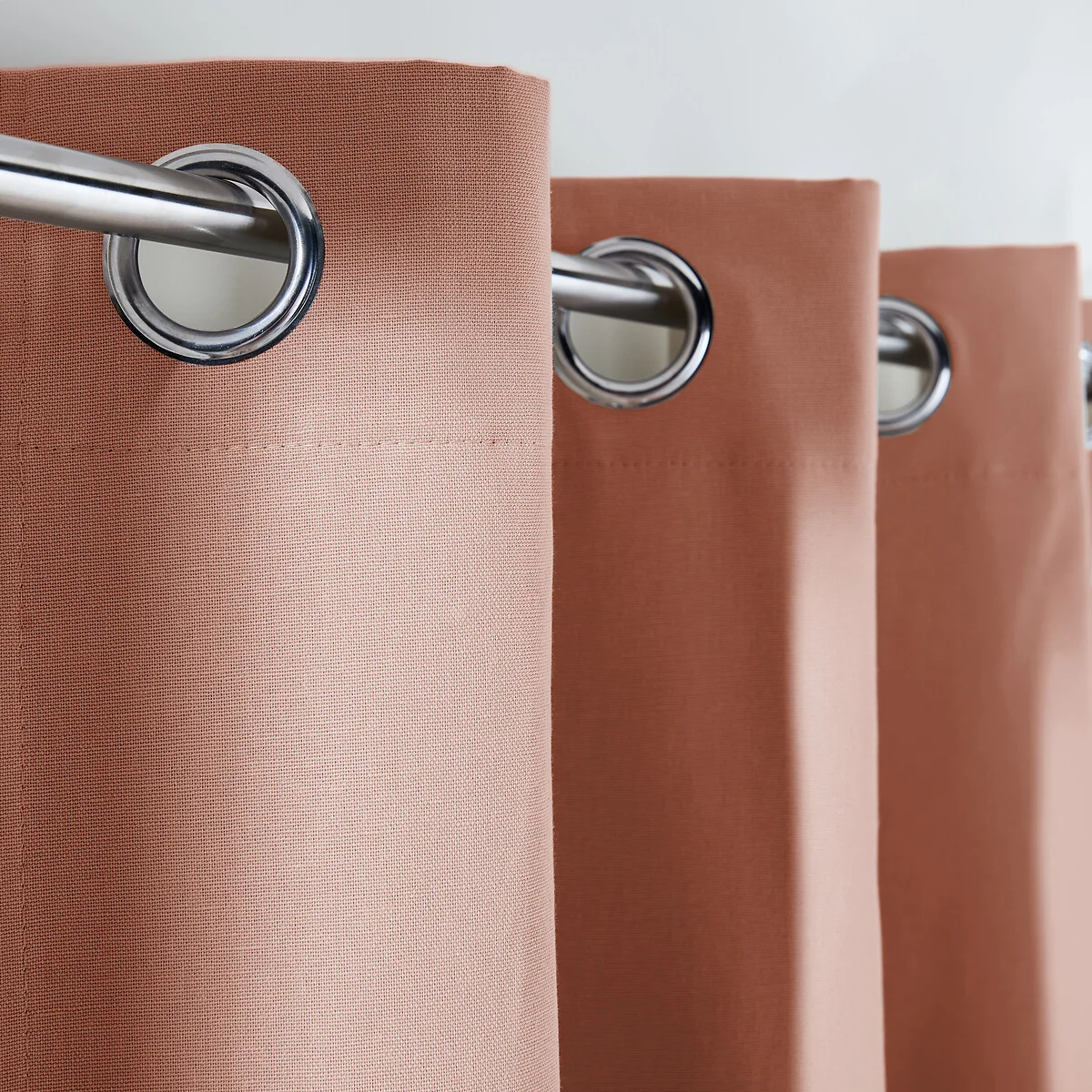 Scenario Blackout Radiator Curtain in Cotton with Eyelets – image 3