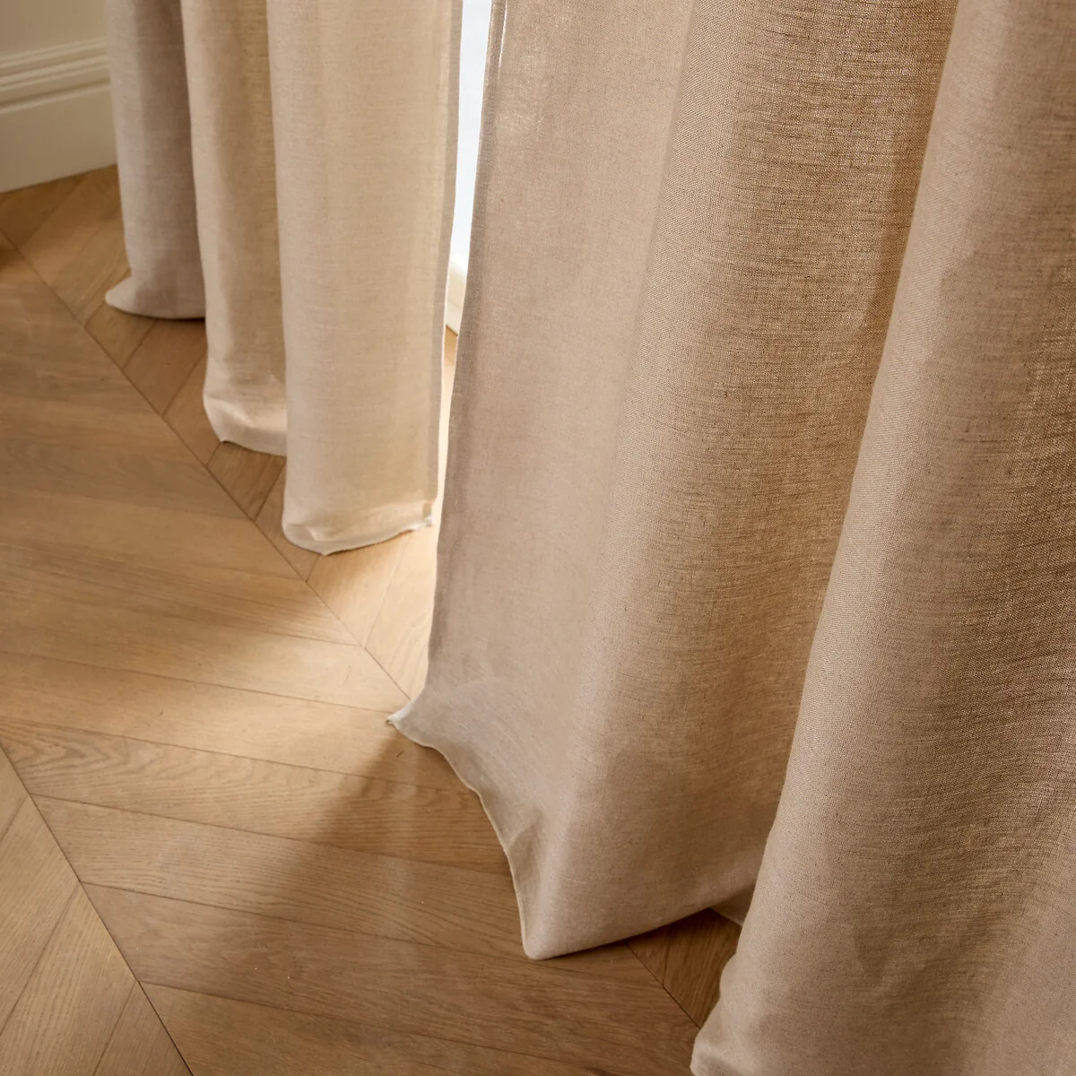 Colin Linen Lined Curtain with Ties – image 3
