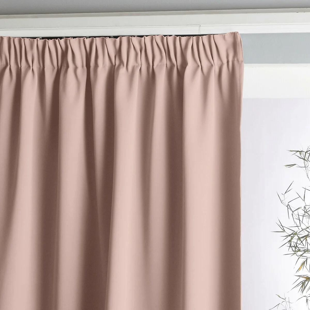 Voda Blackout Radiator Curtain with Pleating – image 1