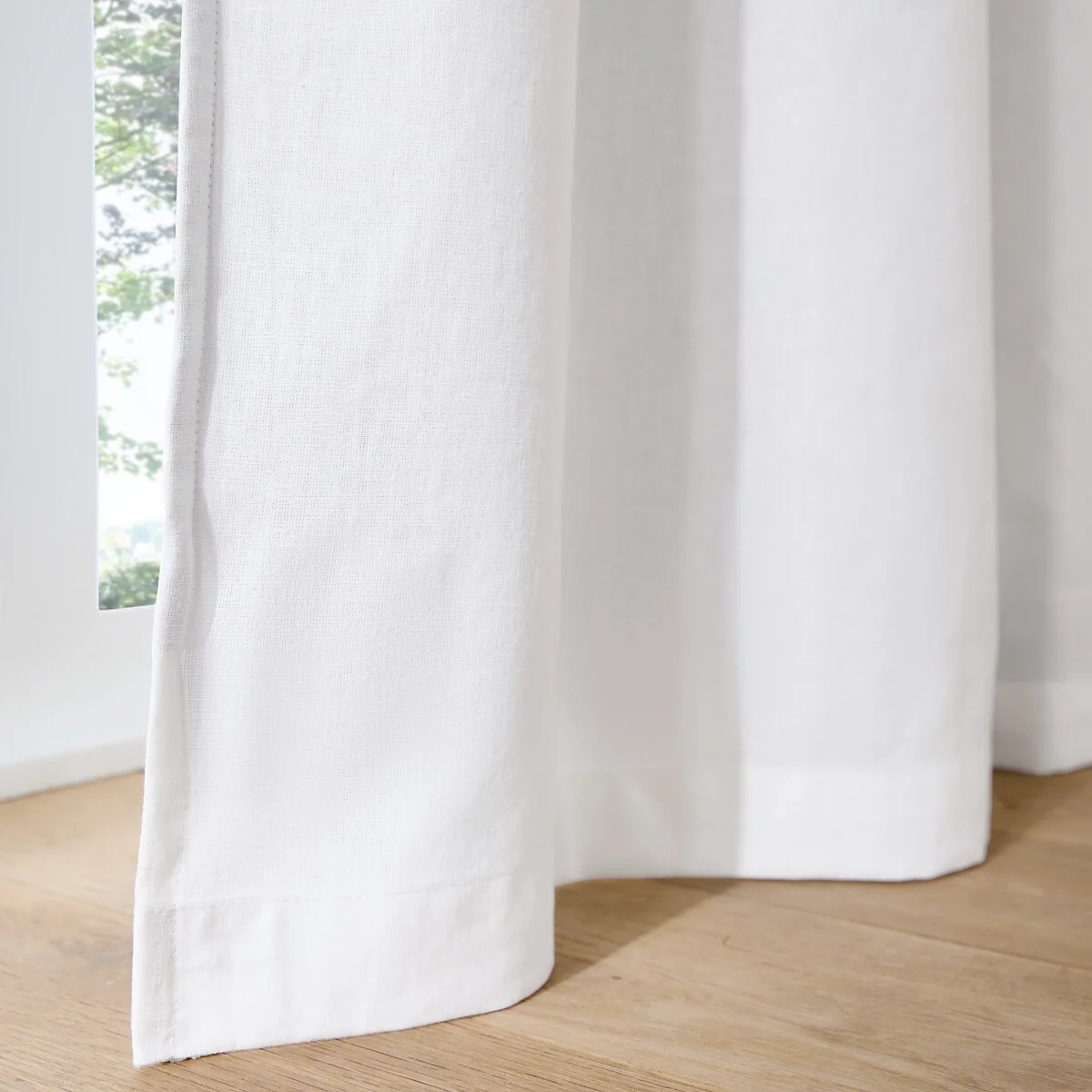Lincot Hidden Tab Blackout Curtain – image 3