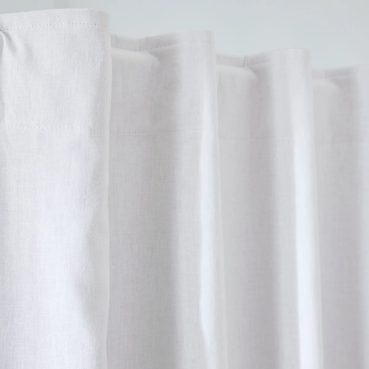 Lincot Hidden Tab Blackout Curtain – image 5