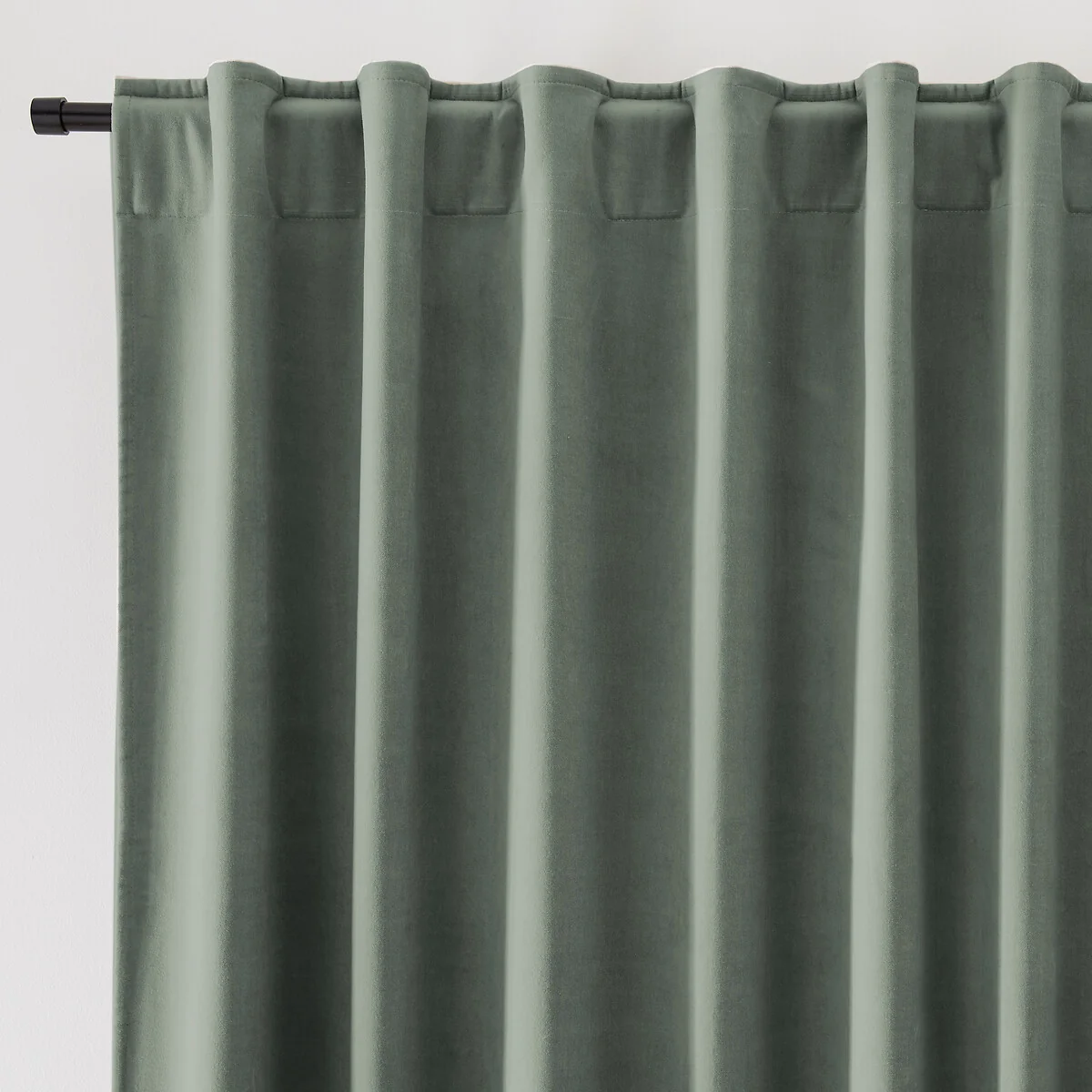 Velvet Thermal Curtain with Hidden Tabs – image 1