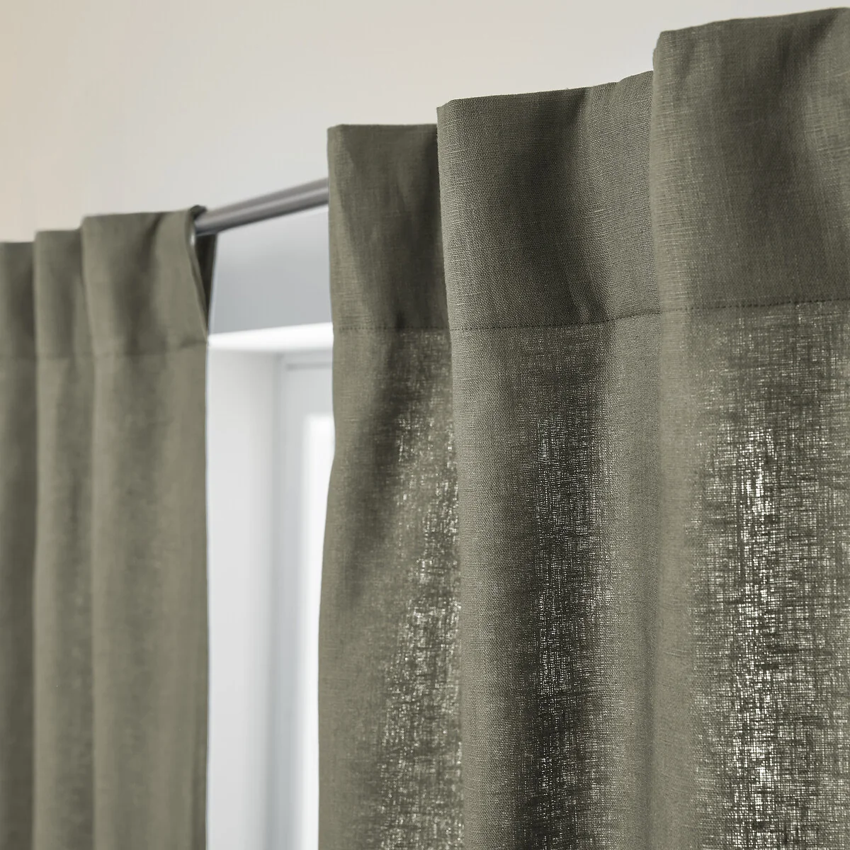 Private Curtain in Lined Washed Linen with Concealed Tabs – image 3