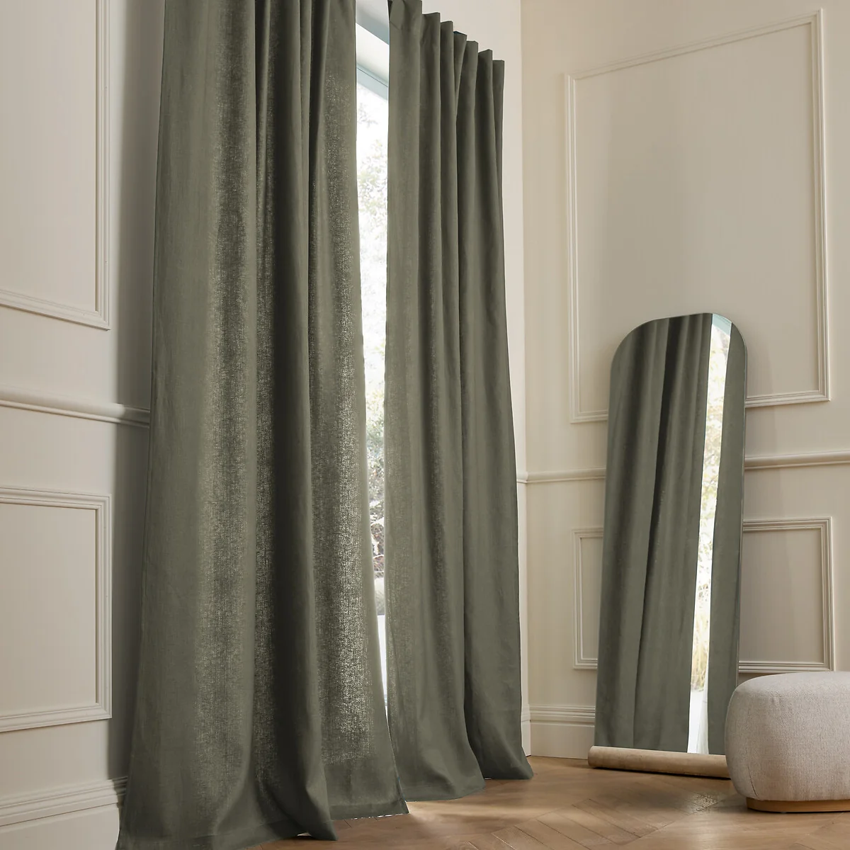 Private Curtain in Lined Washed Linen with Concealed Tabs – image 1