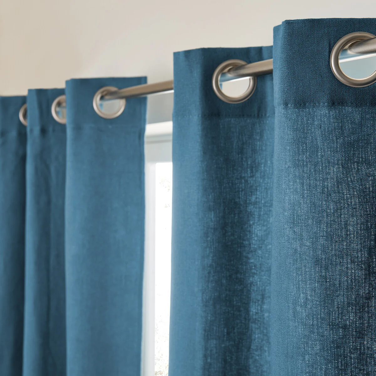 Colin Linen Eyelet Curtain with Cotton Lining – image 4