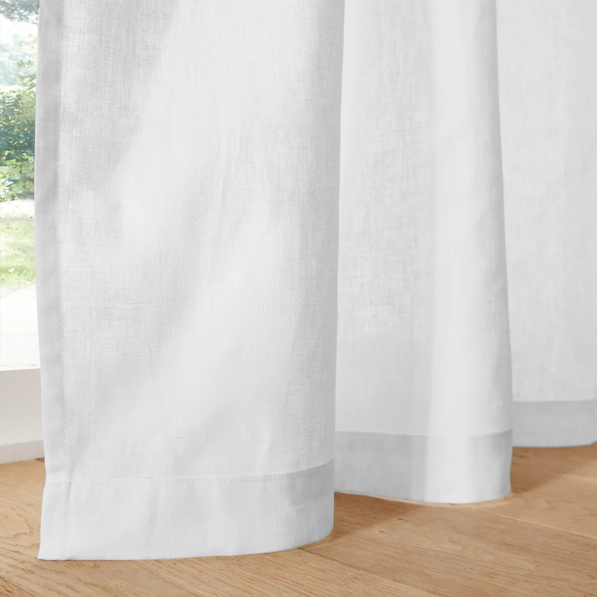 Lincot Metal Eyelet Curtain – image 3