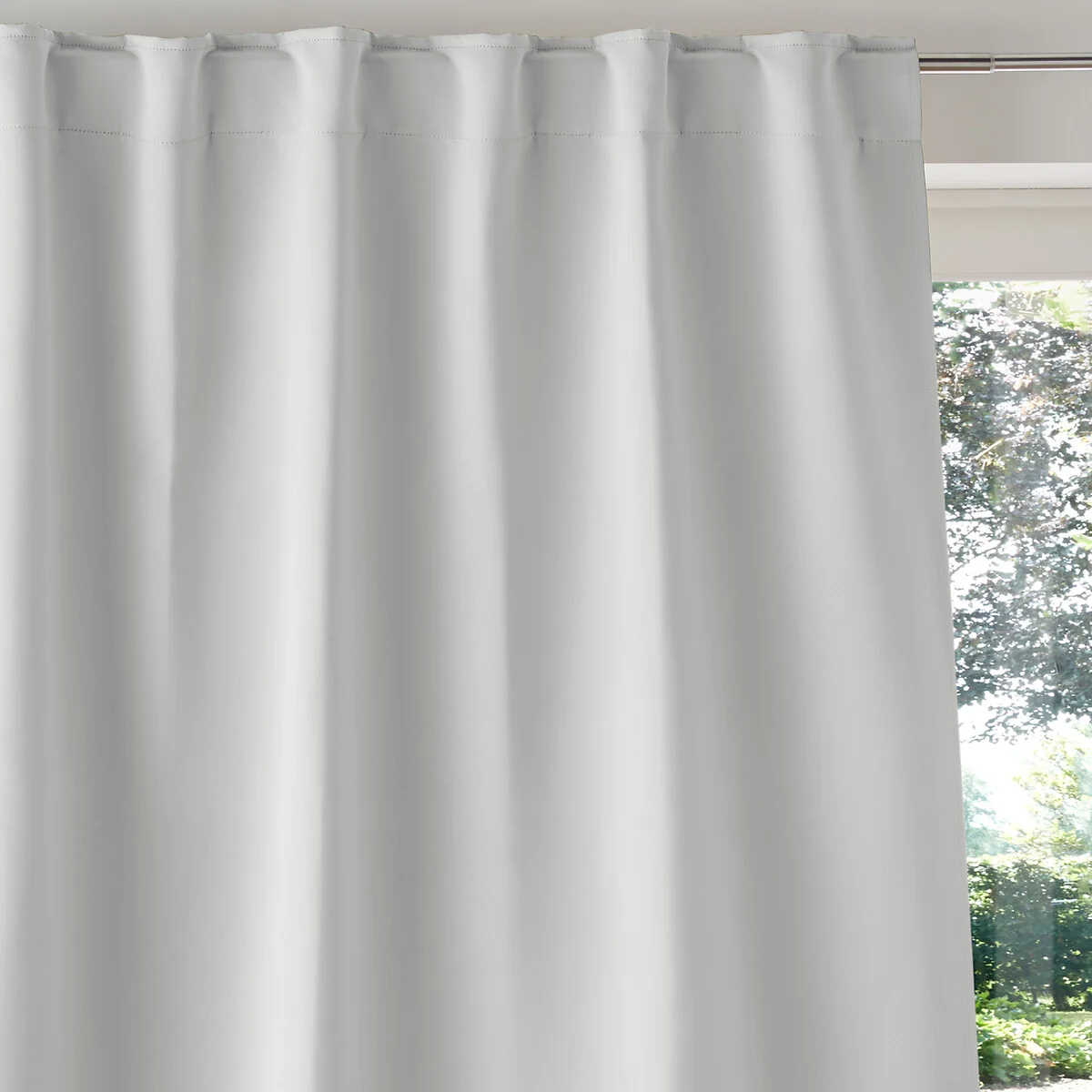 Voda Blackout Curtain – image 2
