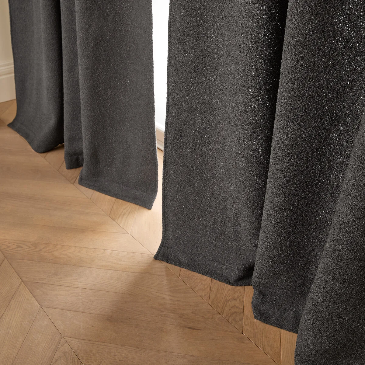 Belvini Curtain in Fleece with Hidden Tabs – image 3