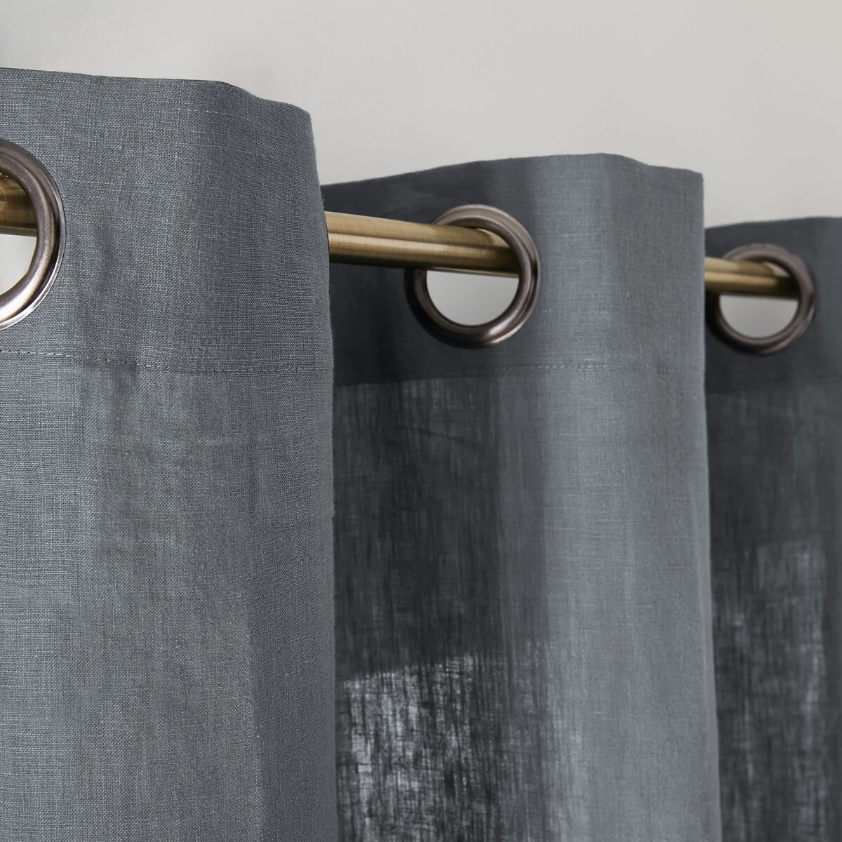 Onega Washed Linen Single Curtain with Eyelets – image 6