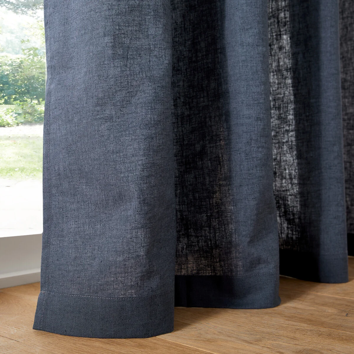 Lincot Metal Eyelet Curtain – image 3