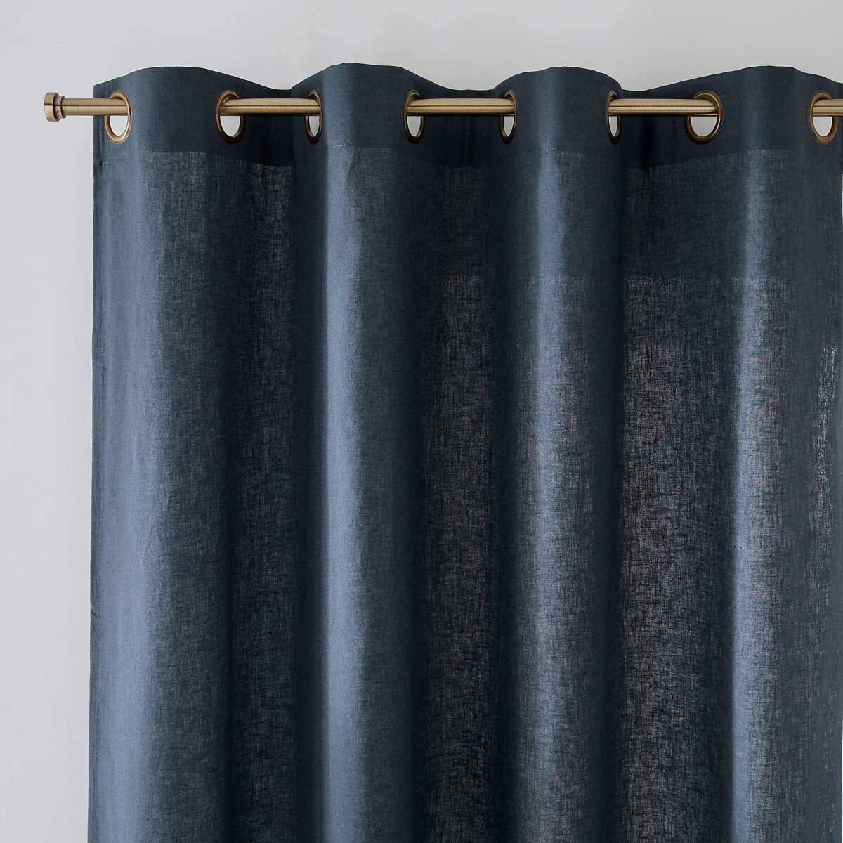 Lincot Metal Eyelet Curtain – image 1