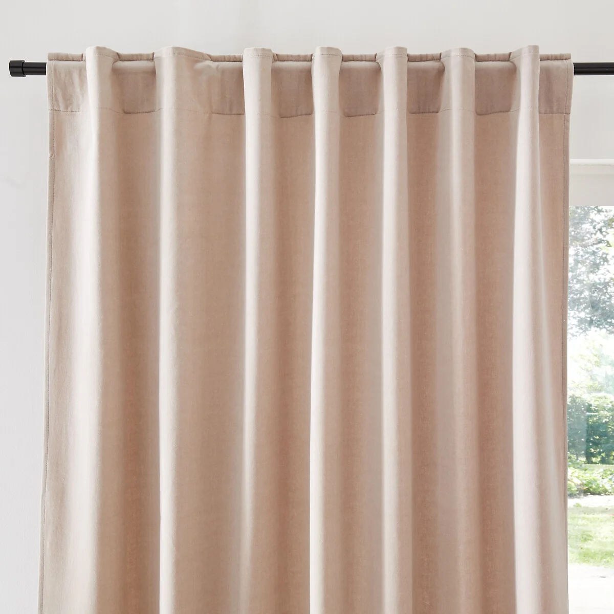 Velvet Single Hidden Tab Curtain – image 2