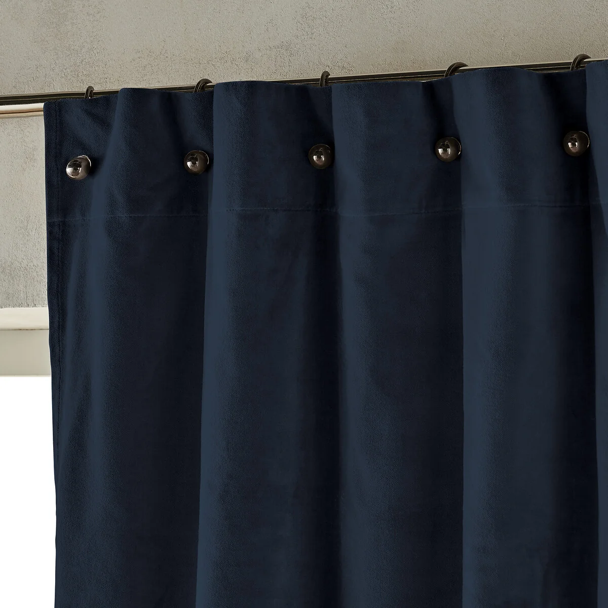 Lavezzi Single Velvet Curtain with Little Eyelets – image 2