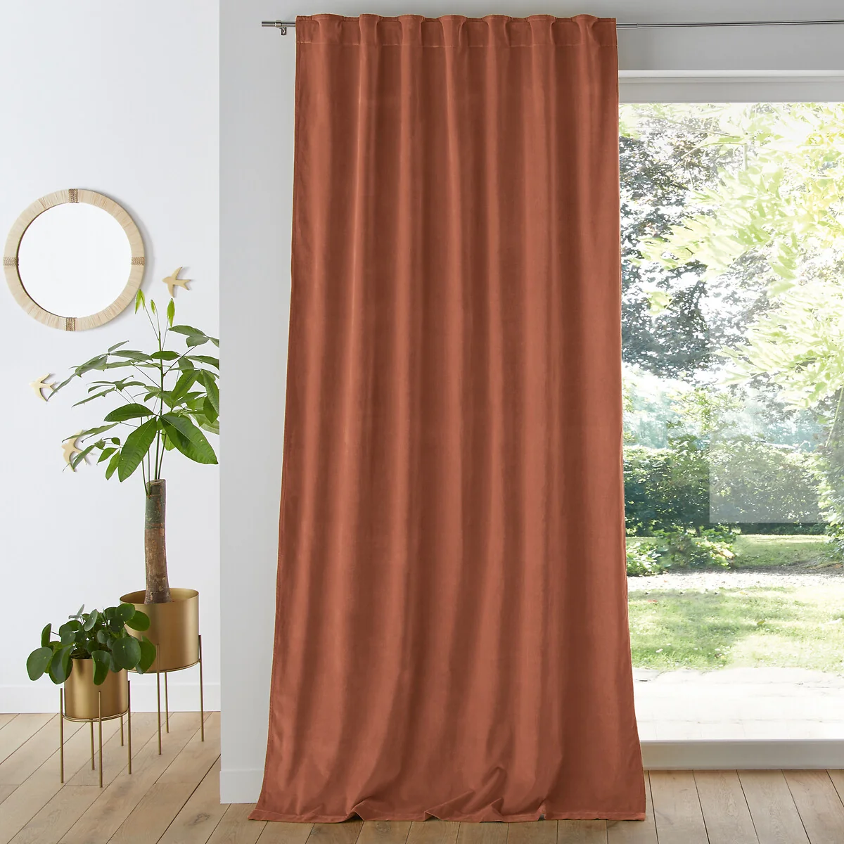 Velvet Single Hidden Tab Curtain – image 1
