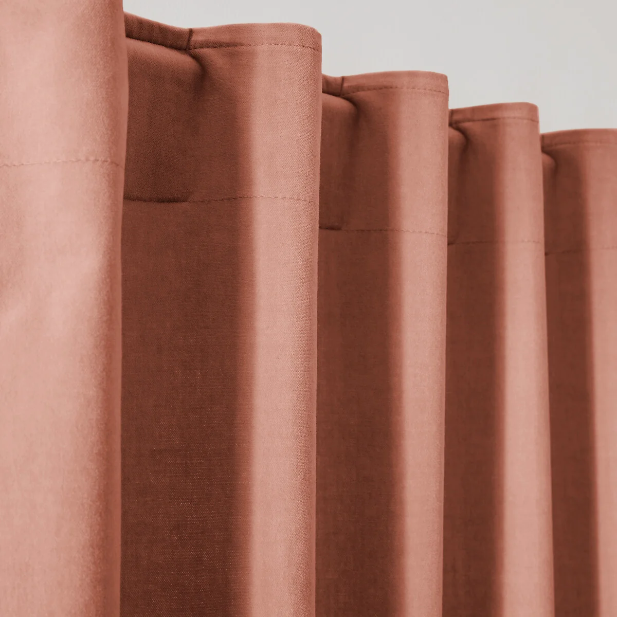 Velvet Hidden Tab Curtain – image 5