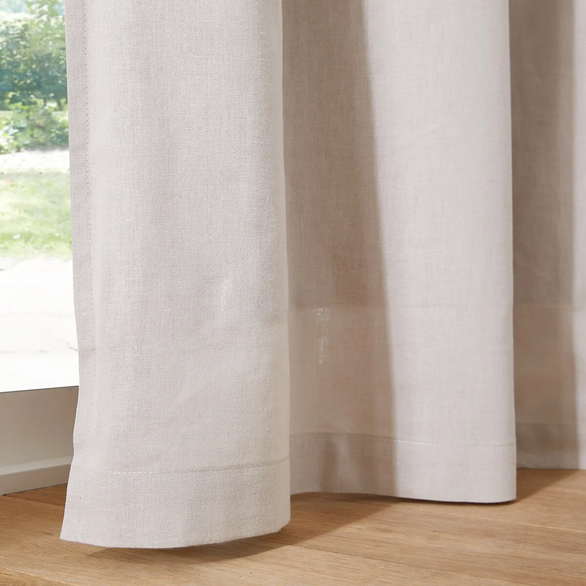 Lincot Hidden Tab Blackout Curtain – image 3