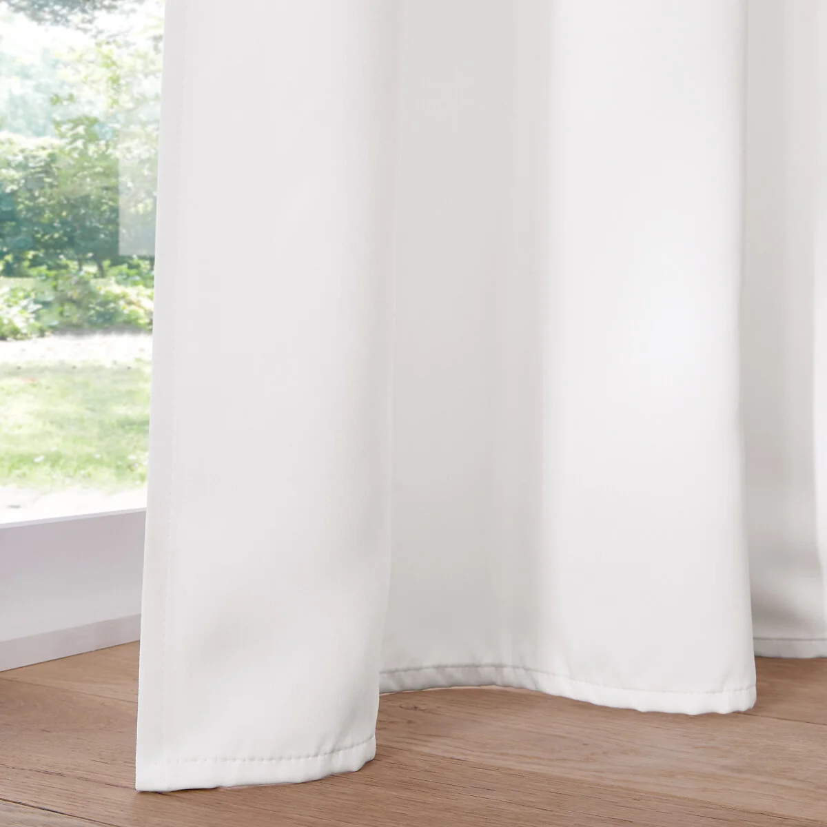 Voda Blackout Eyelet Curtain – image 3