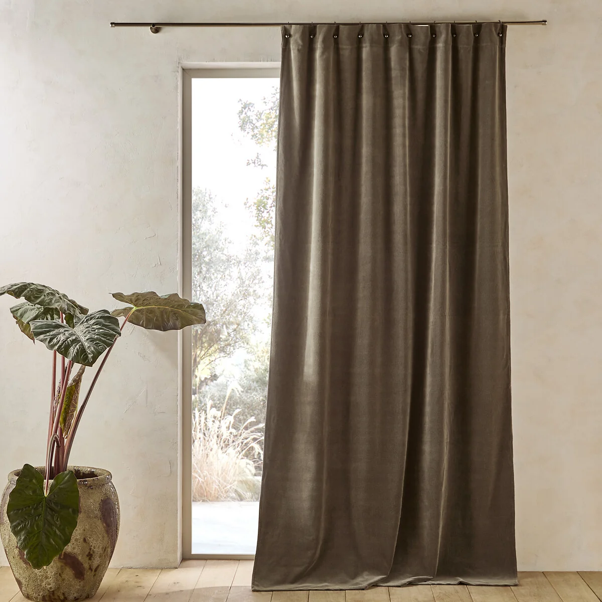 Nyodhi Stonewashed Velvet Curtain – image 1