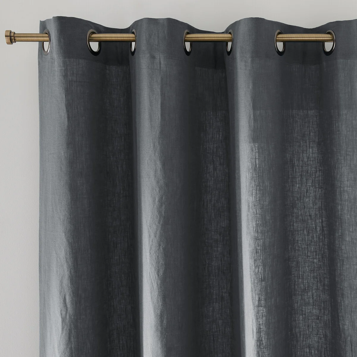 Onega Washed Linen Curtain with Eyelets – image 1