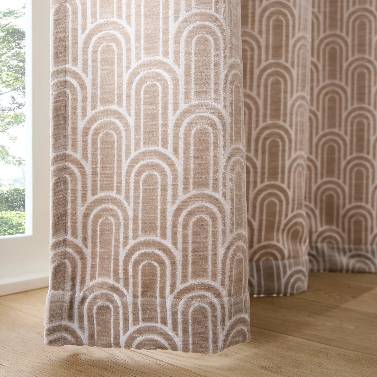 Dolce Textured Velvet Light-Filtering Eyelet Curtain – image 3