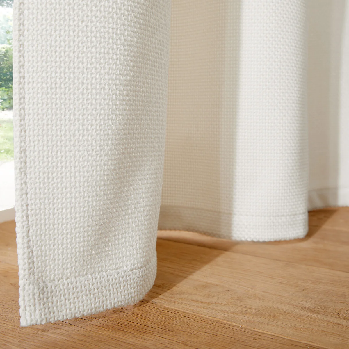Montego Woven Effect Thermal Curtain with Eyelets – image 4