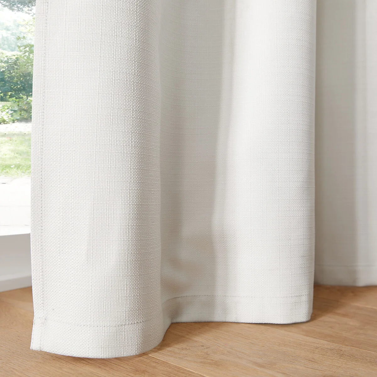 Select Hidden Tab Blackout Curtain – image 3
