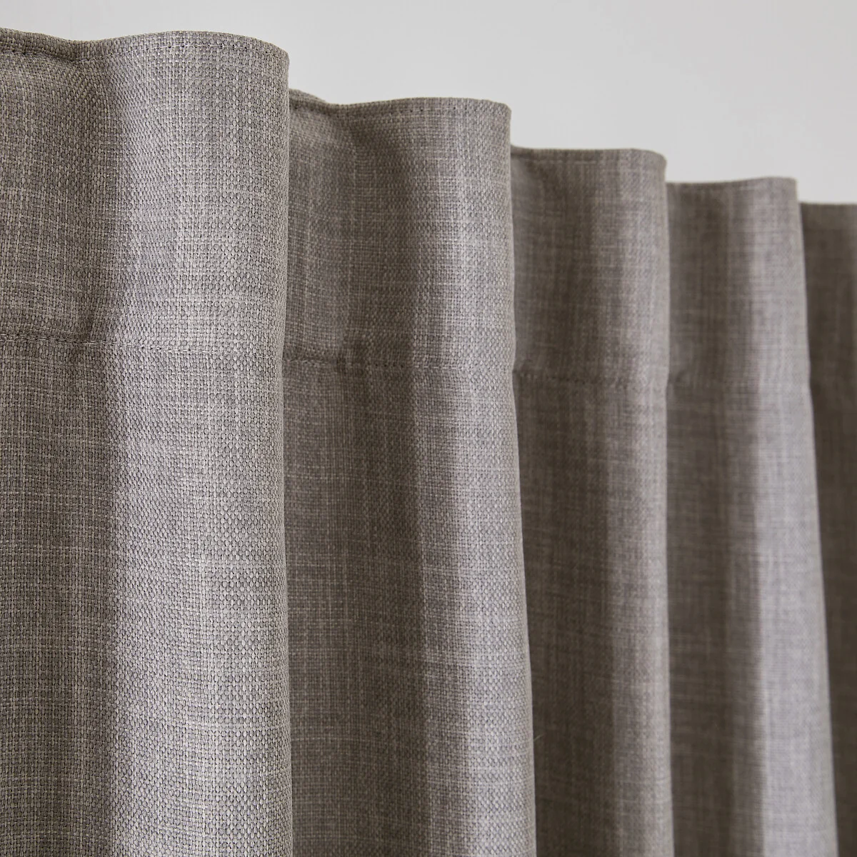 Exurie Curtain – image 6
