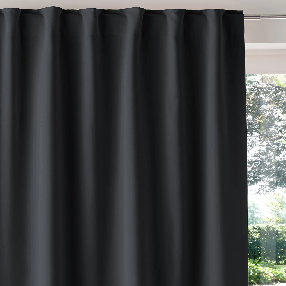 Voda Blackout Curtain – image 2
