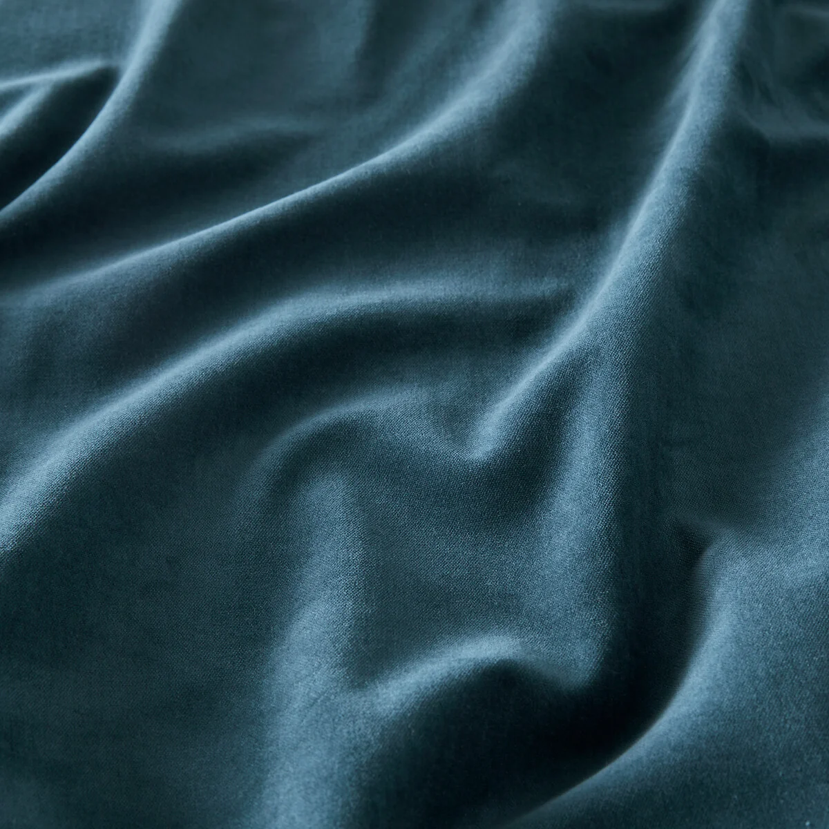 Velvet Thermal Curtain with Hidden Tabs – image 4