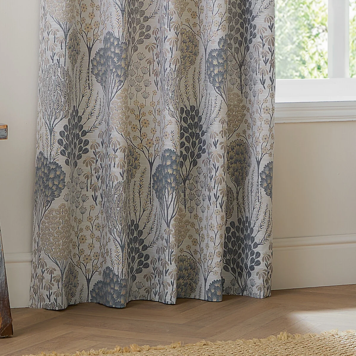 Ophelia Floral Jacquard Room Darkening Eyelet Curtains – image 4