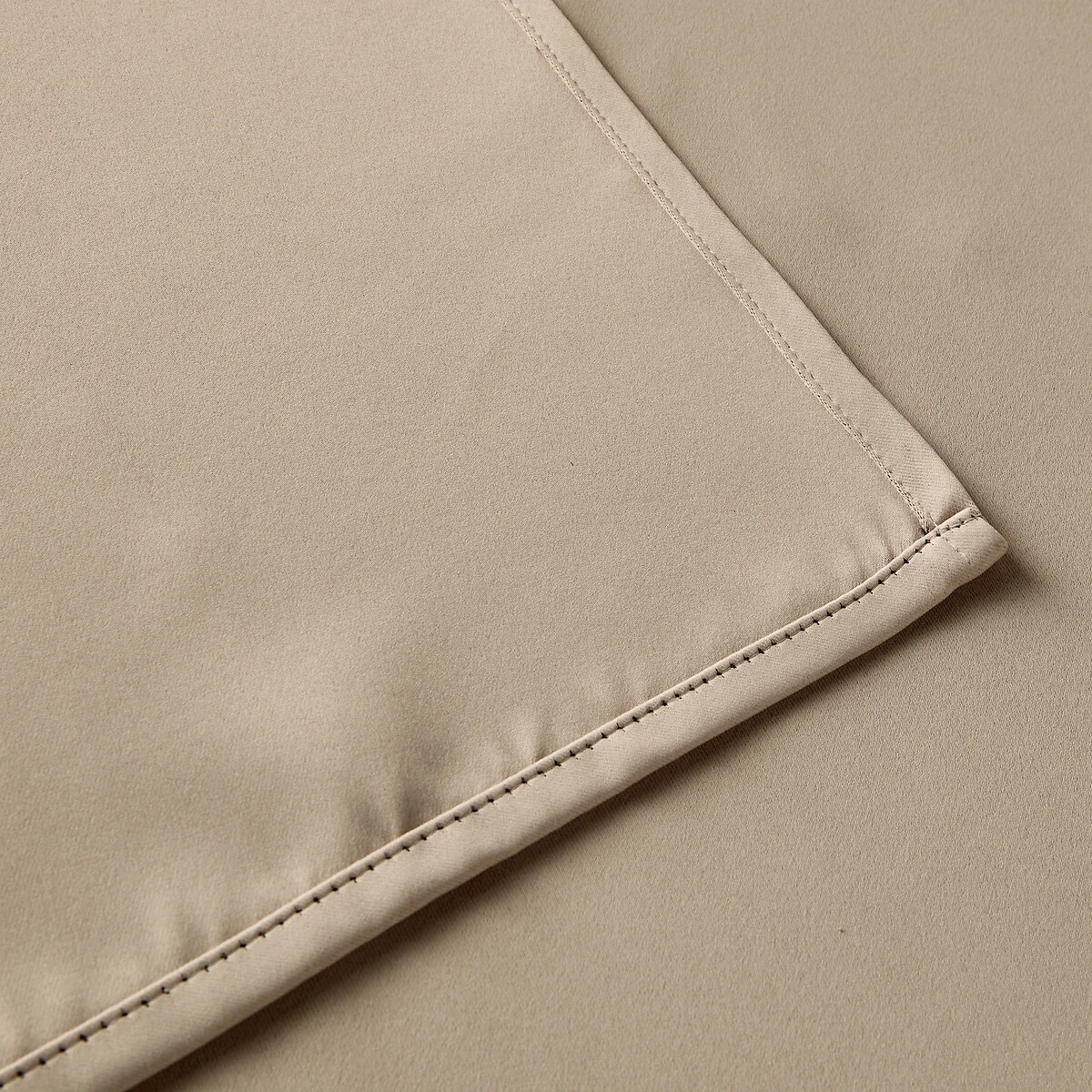 Voda Blackout Curtain – image 5