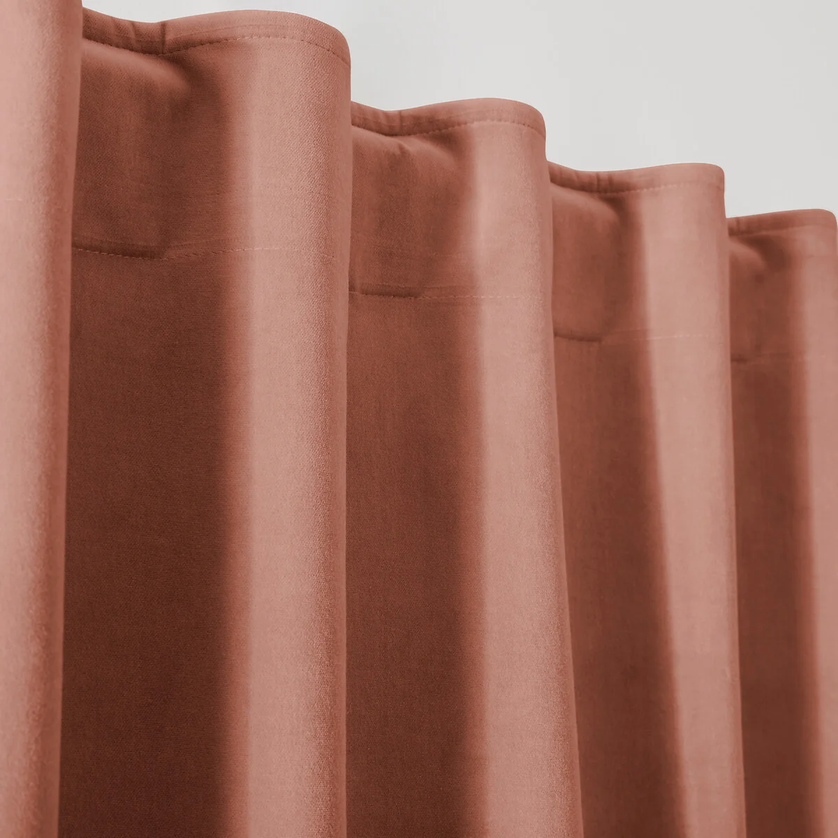 Velvet Thermal Curtain with Hidden Tabs – image 5