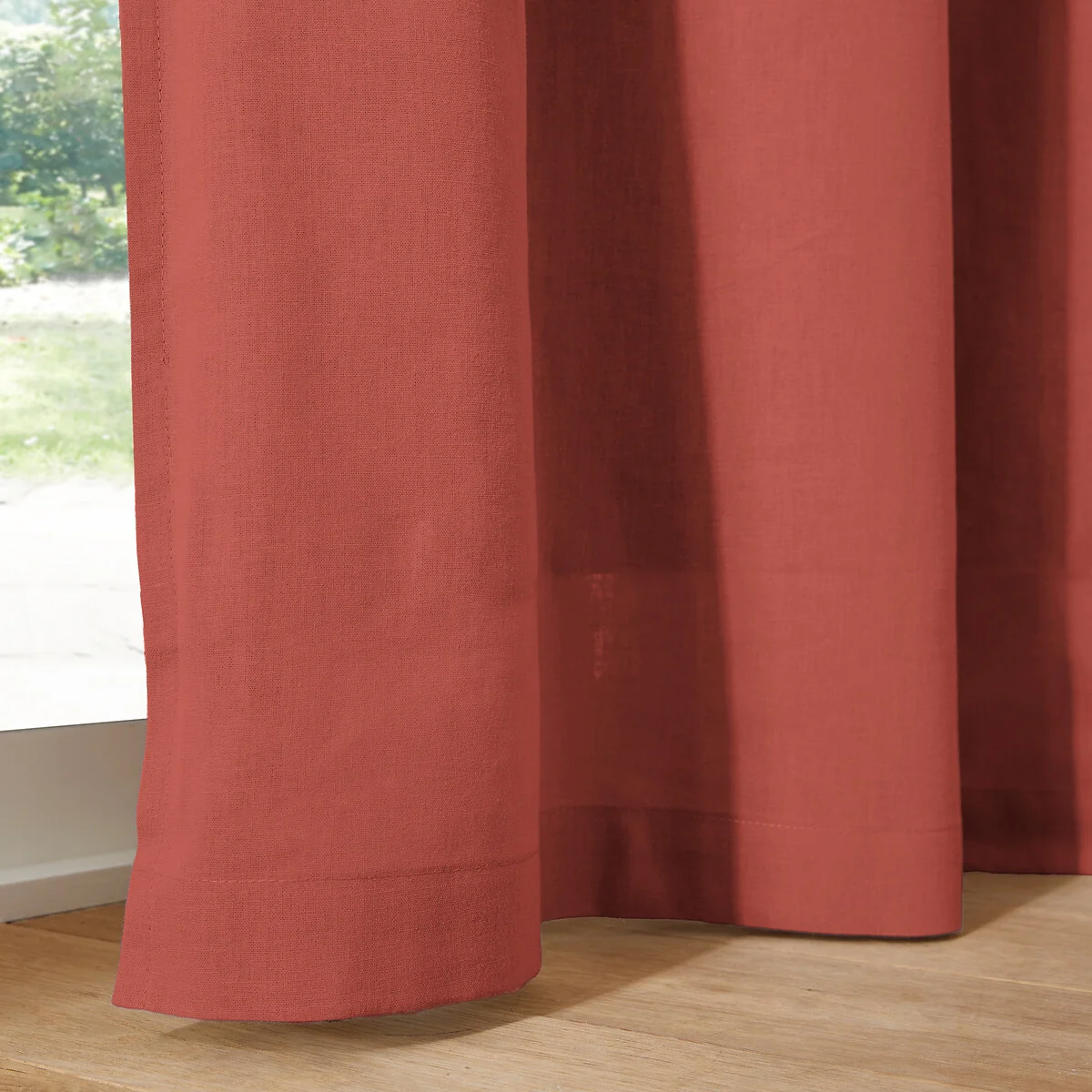 Lincot Hidden Tab Blackout Curtain – image 3