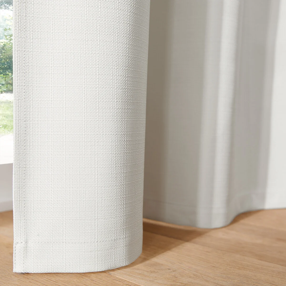 Select Ruffled Braid Blackout Curtain – image 4