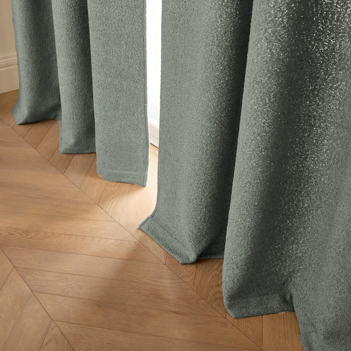 Belvini Curtain in Fleece with Hidden Tabs – image 3