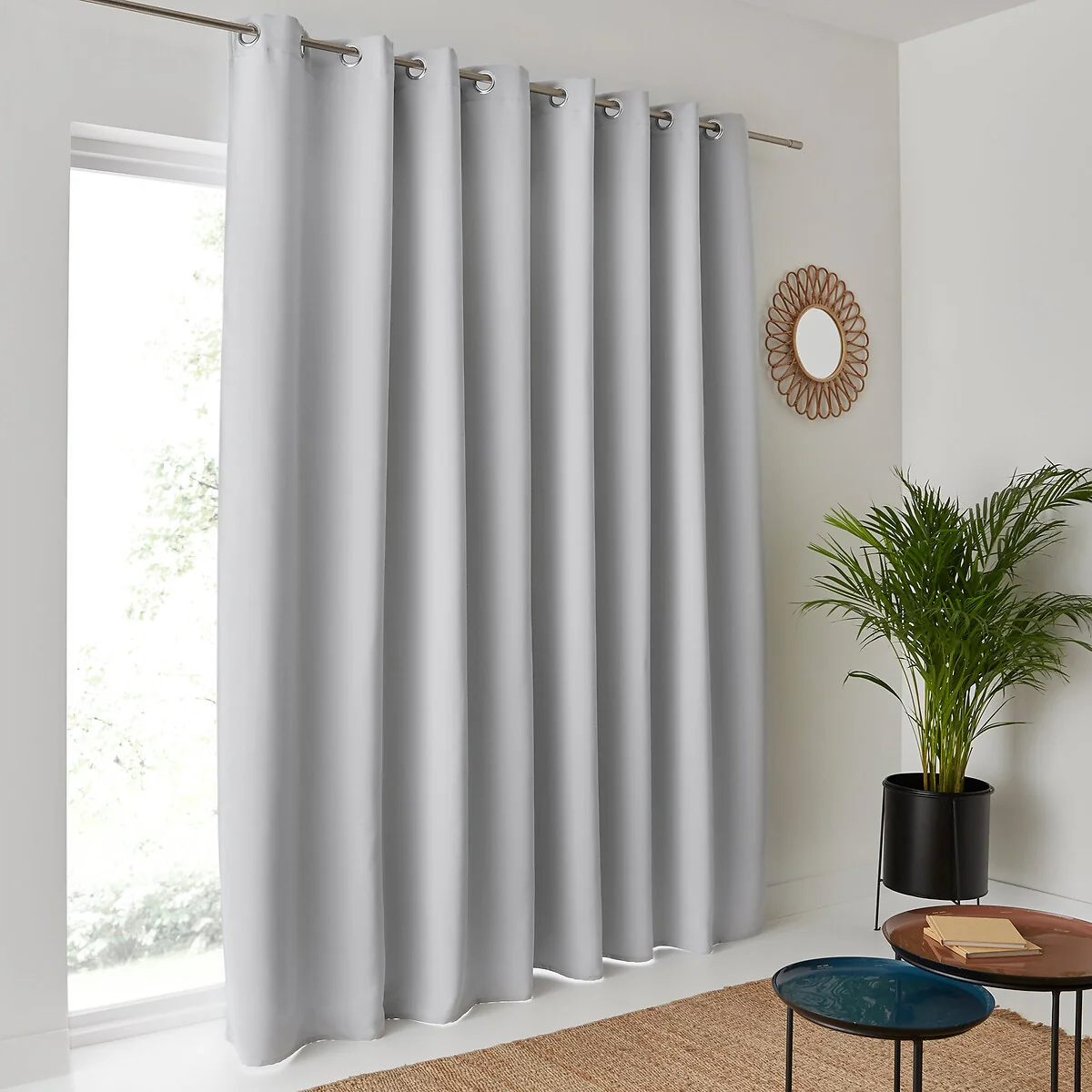 Voda Extra Wide Blackout Curtain – image 1
