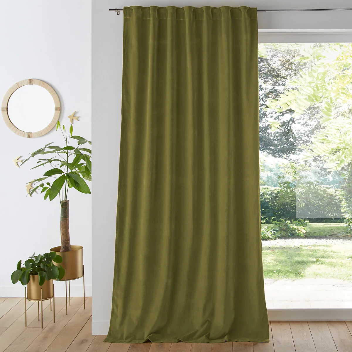 Velvet Single Hidden Tab Curtain – image 1