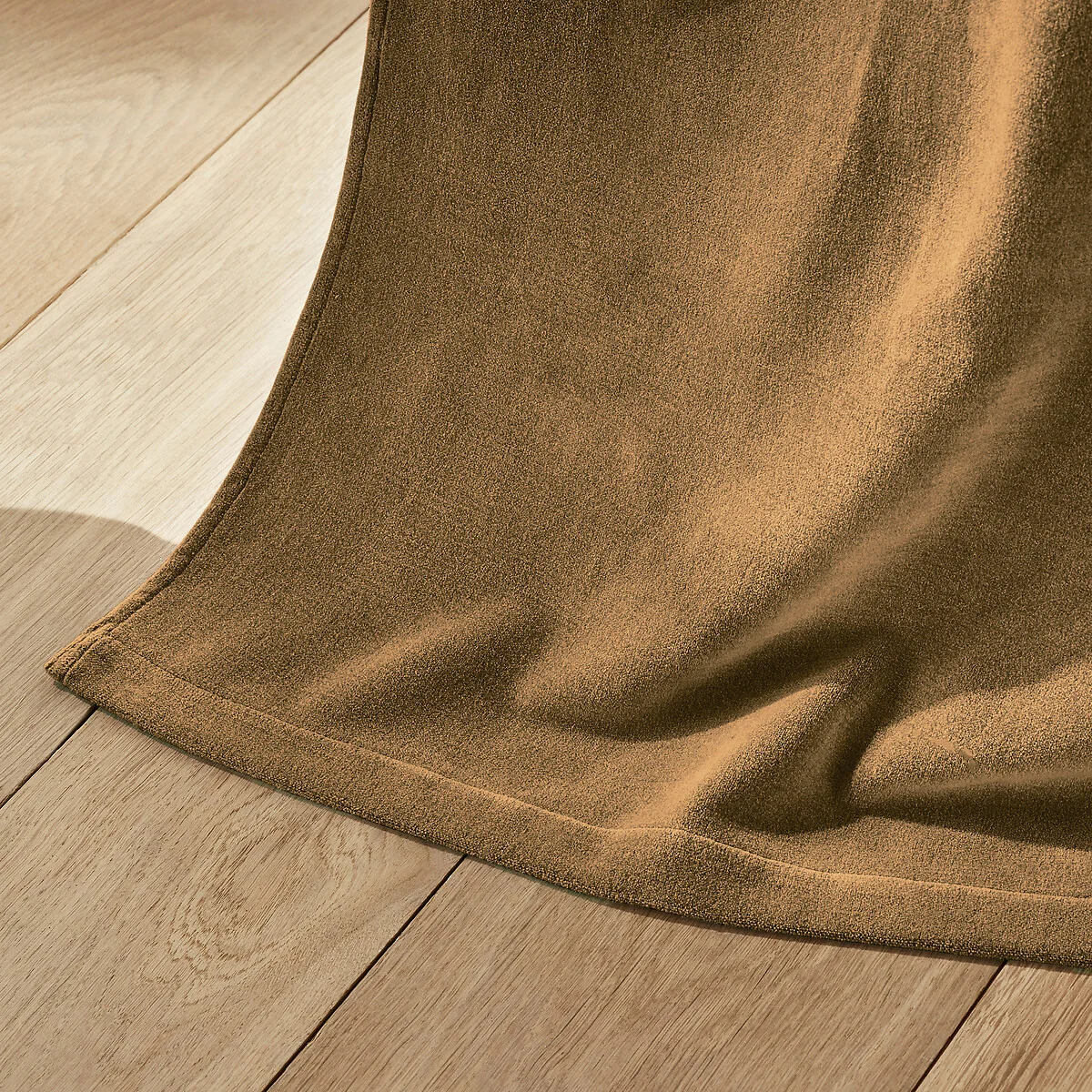 Nyodhi Stonewashed Velvet Curtain – image 4