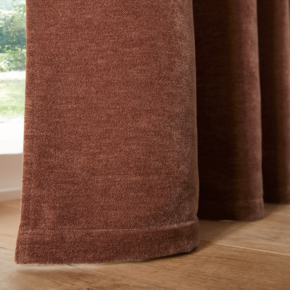 Calda Curtain in Velvet Look Chenille with Eyelets – image 3