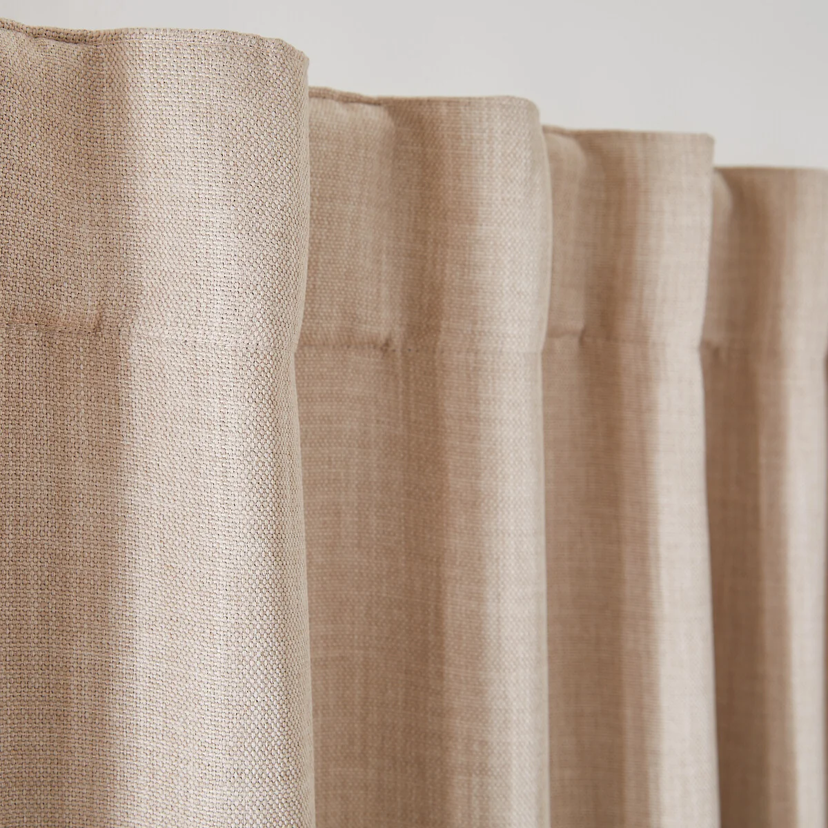 Exurie Curtain – image 6
