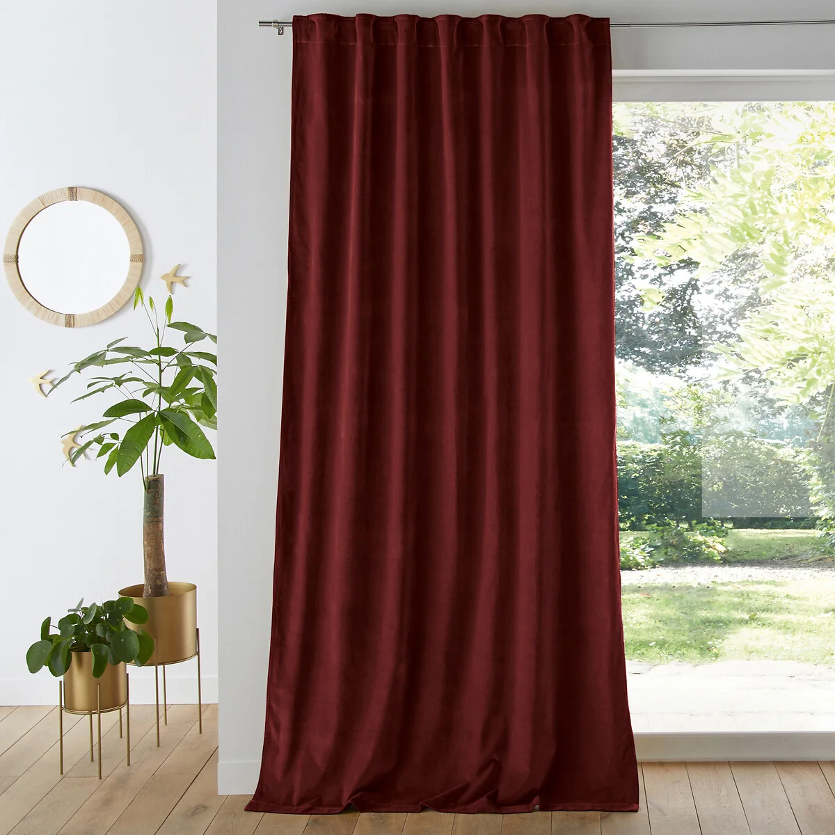 Velvet Single Hidden Tab Curtain – image 1