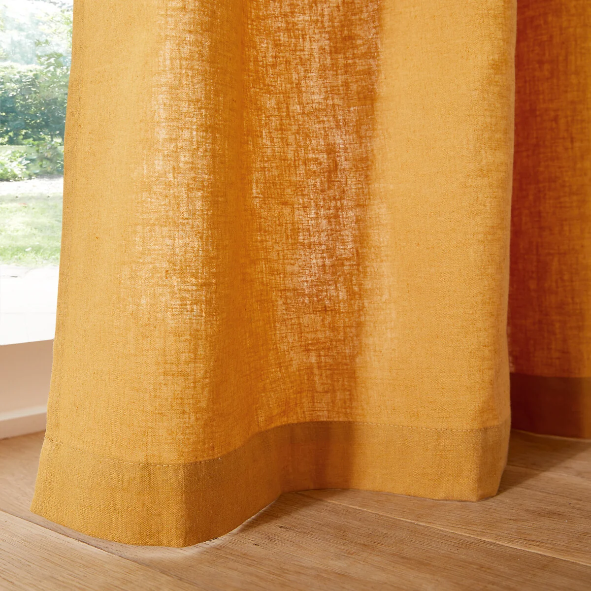 Lincot Metal Eyelet Curtain – image 3