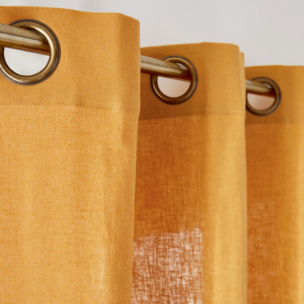 Lincot Metal Eyelet Curtain – image 5
