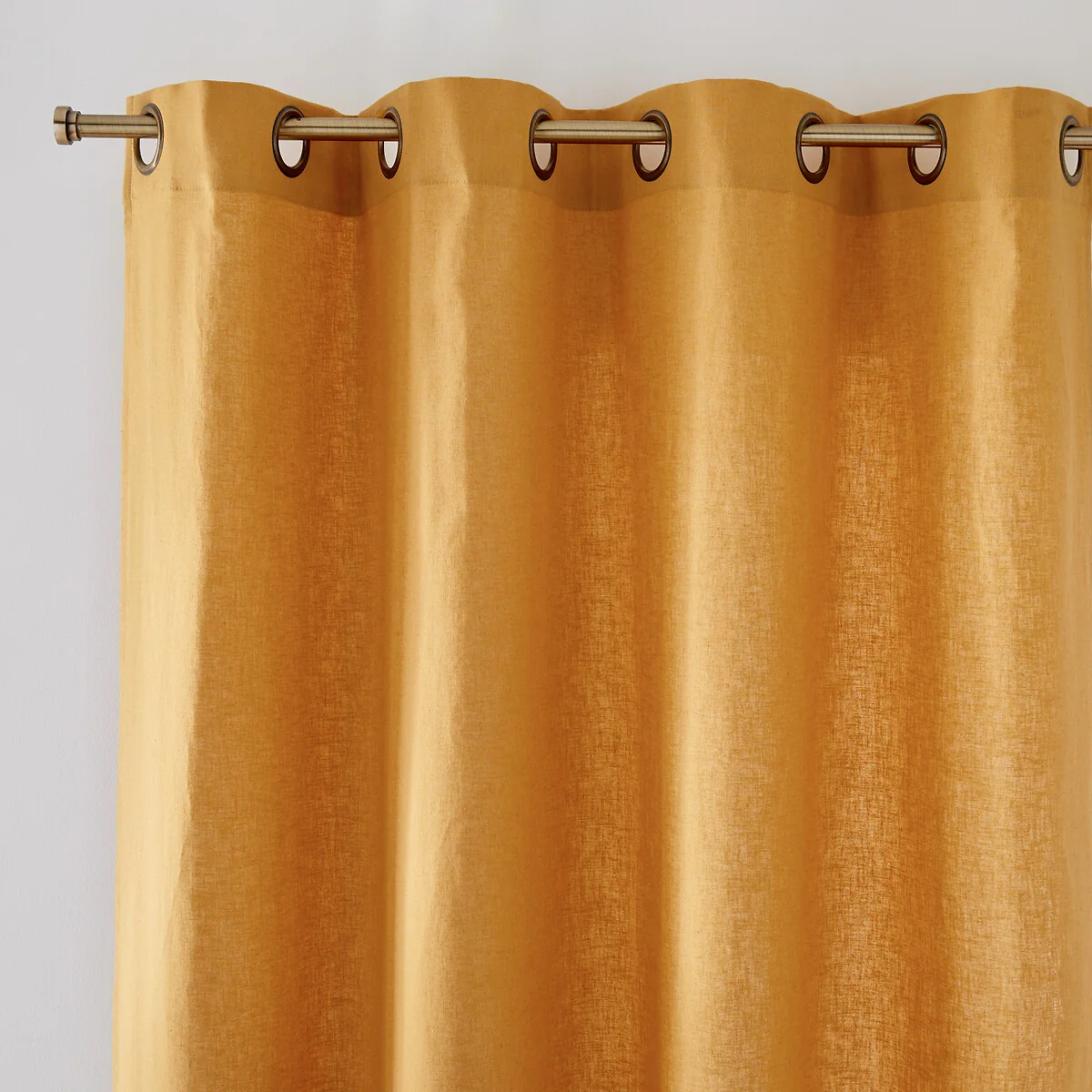 Lincot Metal Eyelet Curtain – image 1