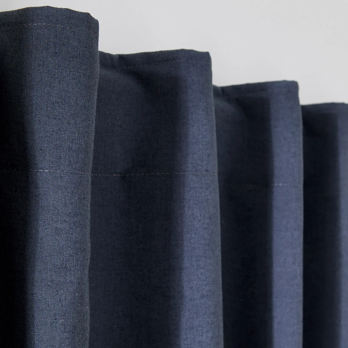 Lincot Hidden Tab Blackout Curtain – image 5