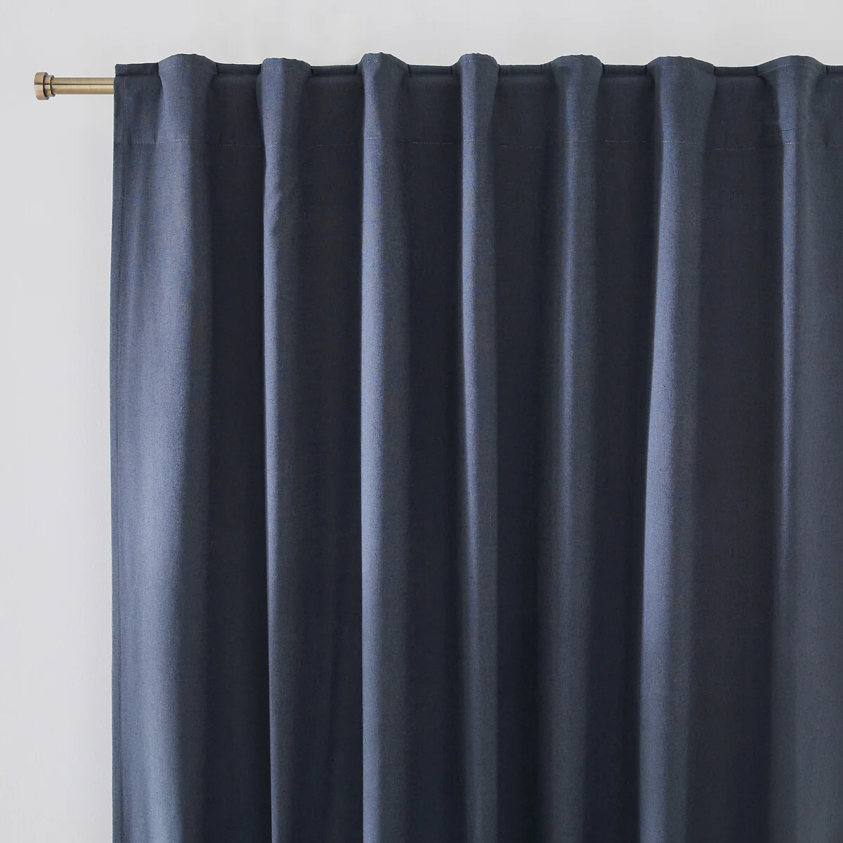 Lincot Hidden Tab Blackout Curtain – image 1