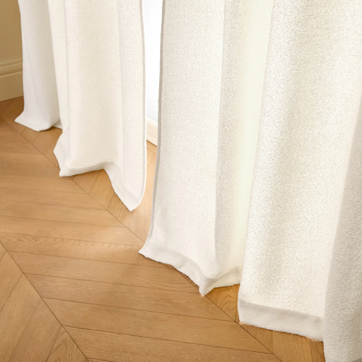 Belvini Curtain in Fleece with Hidden Tabs – image 2