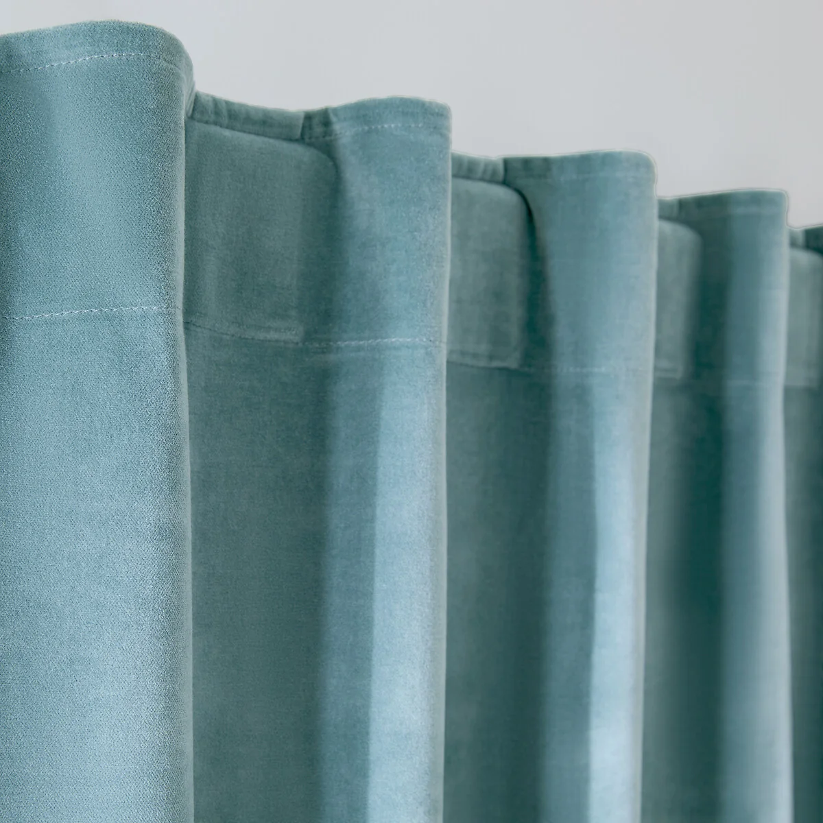 Velvet Single Hidden Tab Curtain – image 7