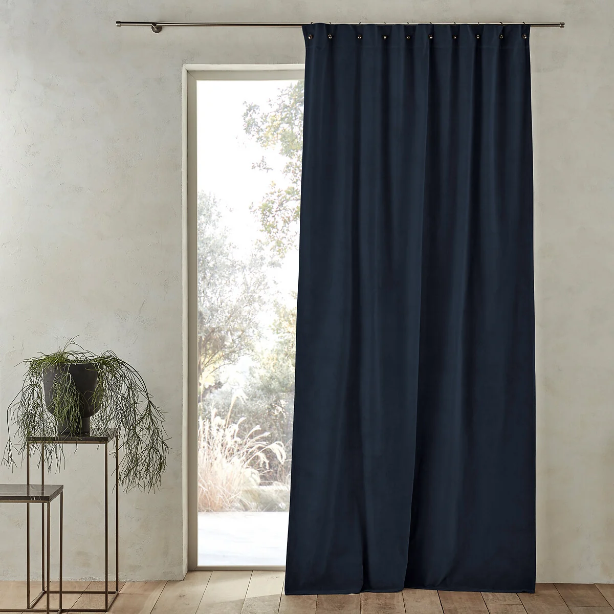 Lavezzi Single Velvet Curtain with Little Eyelets – image 1